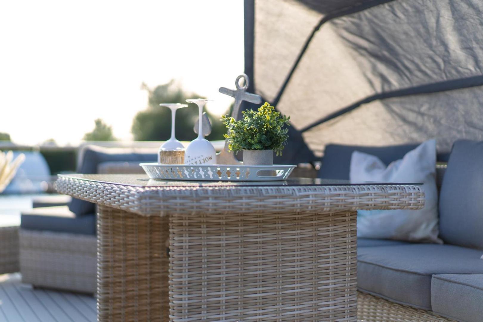 Lieblingsplatz Parey - Schwimmendes Living Luxboot Hotell Exteriör bild